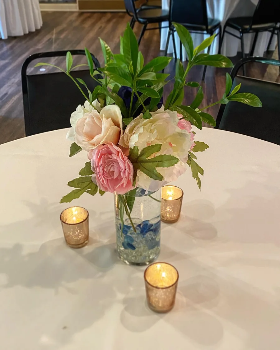 Bud vase centerpiece